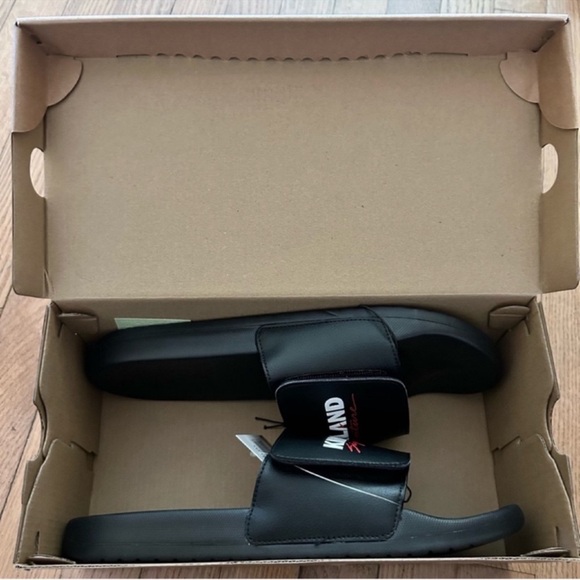 NWT Kirkland Signature Logo Slide Sandal - MEN size 8 - Picture 3 of 8